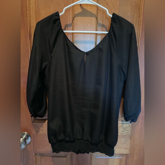 EUC White House black market size small black, and white embroidered top - Picture 5 of 5